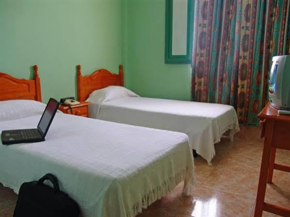 Pension Cardona Arrecife  Luaran gambar