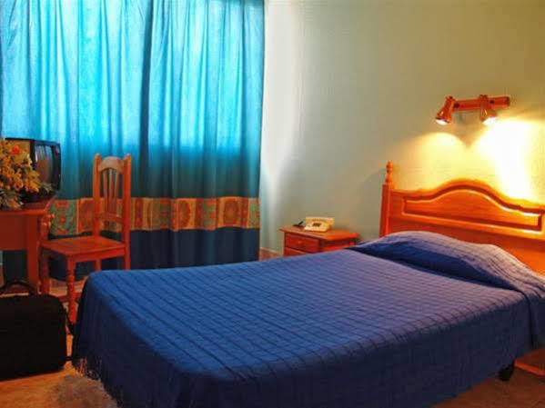 Pension Cardona Arrecife  Luaran gambar